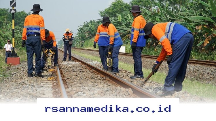 KAI Daop 4 Gelar Operasi Perawatan Jalur Kereta Api Tegal-Cepu Sejauh 677 Km Jelang Lebaran!
