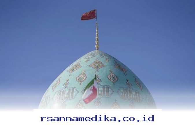 Masjid Jamkaran Qom Berkibar Merah, Simbol Amarah Atau Tanda Bahaya Bagi Iran-Israel?