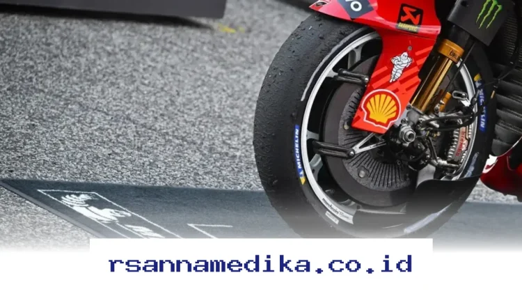 MotoGP Thailand 2026 Berakhir Tragis! Marc Marquez Terjatuh karena Ban Pecah Buatan Michelin yang Jadi Sorotan Publik