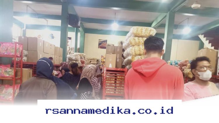 Warga Deli Serdang Antusias Beli Kue Kering Jelang Lebaran!